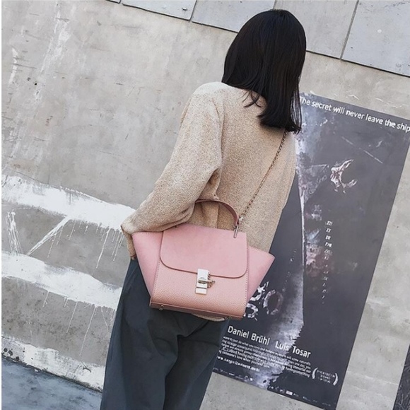 NEW REIMS Leather Shoulder Crossbody Wrist Purse - Picture 4 of 7